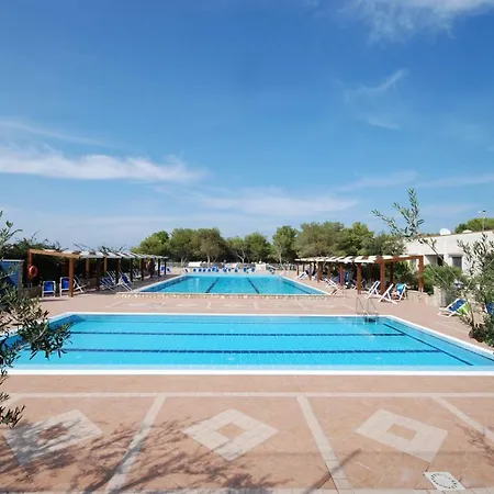 Village La Pineta Campingplatz 4*